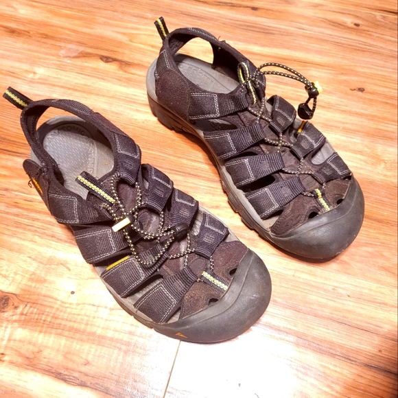 Keen | Shoes | Keen Sandals Size 2 Gc | Poshmark